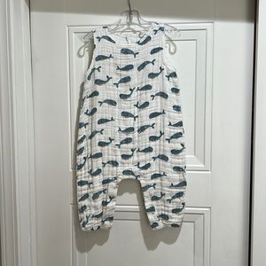 Angel Dear Muslin Romper EUC worn once.  18/24m Whale Print